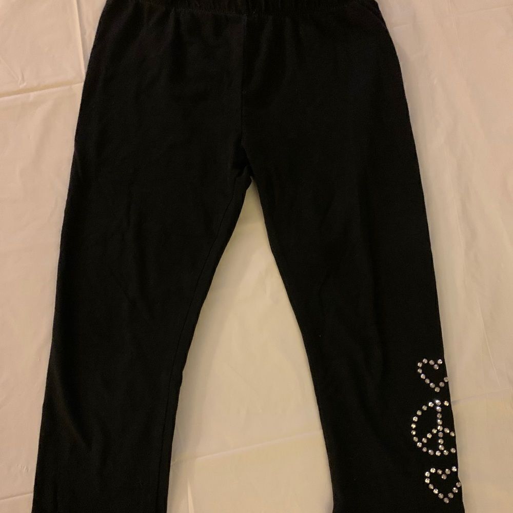 🌹2 for 10. Capri Pants with rhinestones- 5/6